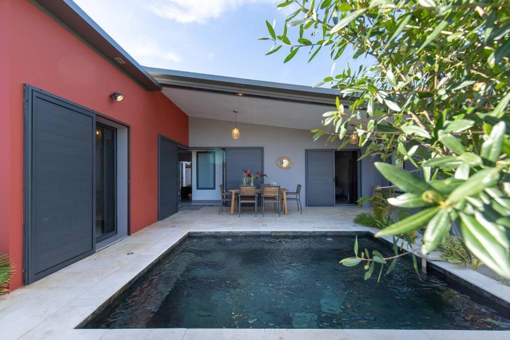 Villa Benjoin St-Pierre Piscine Chauffee Et Mer Сен-Пьер Экстерьер фото