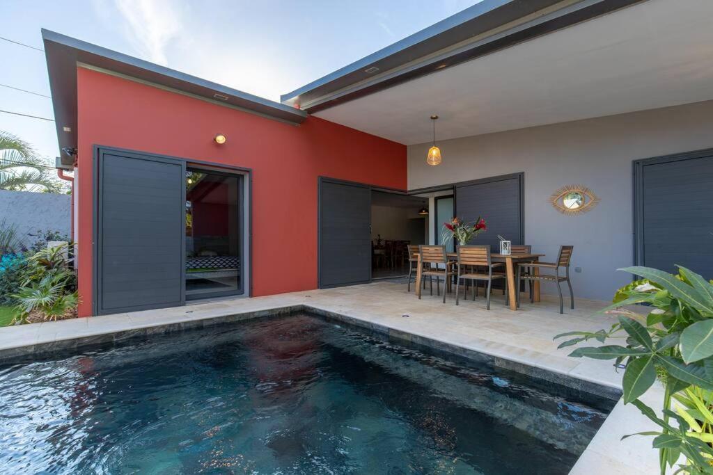 Villa Benjoin St-Pierre Piscine Chauffee Et Mer Сен-Пьер Экстерьер фото